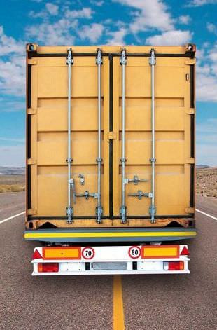 Fényvisszaverő tábla keretes 565x190mm