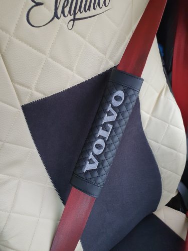 Volvo biztonsági öv párna fekete steppelt