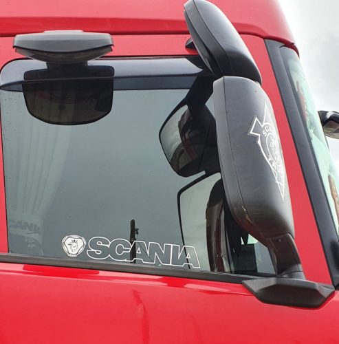 Logó+felirat légterelőre SCANIA fehér (pár)