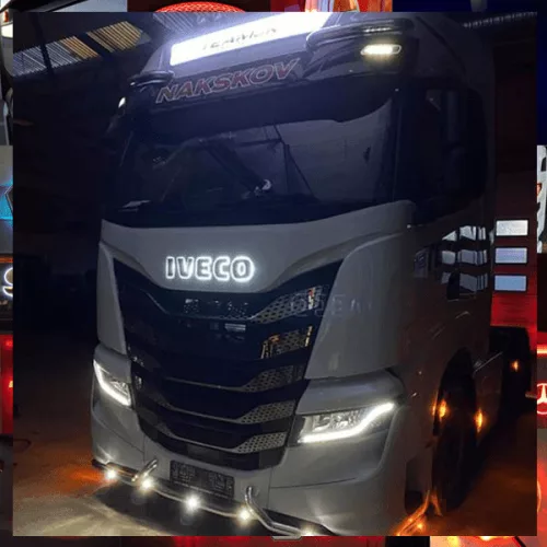 IVECO inox felirat HÁTTÉRVILÁGÍTÁSSAL