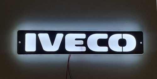 IVECO inox szögletes dísz HÁTTÉRVILÁGÍTÁSSAL