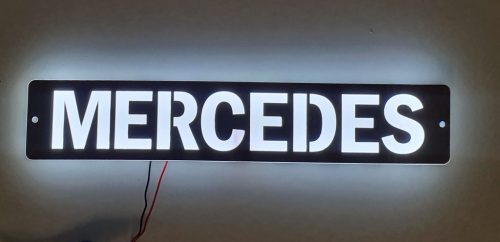 MERCEDES inox szögletes dísz HÁTTÉRVILÁGÍTÁSSAL