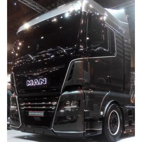 MAN inox felirat HÁTTÉRVILÁGÍTÁSSAL Fehér