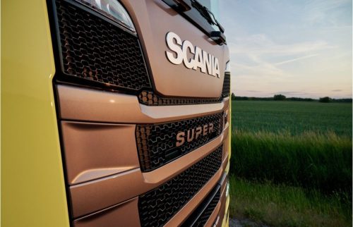 SUPER műanyag felirat KEREKÍTETT