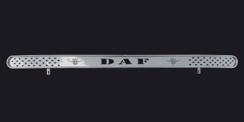 Daf XF106 inox díszrács a szélvédő aljára