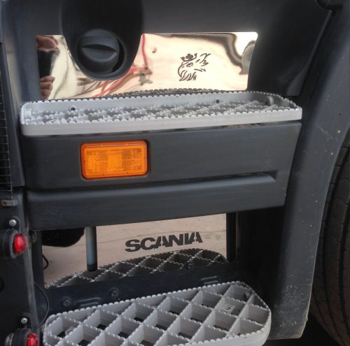 Scania inox lépcső dísz párban