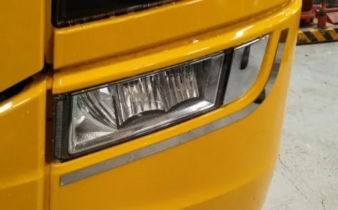 Scania S / R széria inox alsó ködlámpa keret párban Sík