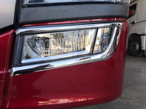 Scania S / R széria inox alsó ködlámpa keret párban DOMBORNYOMOTT