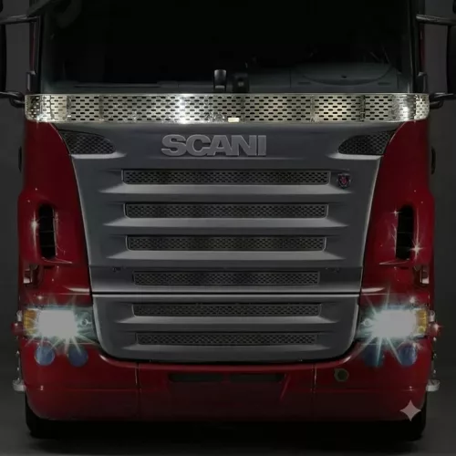 Scania R inox dísz a szélvédő aljára perforált Kerettel