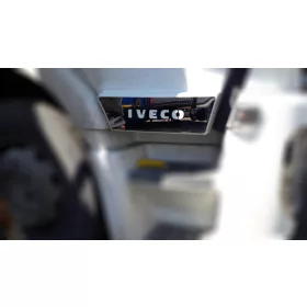 IVECO Stralis inox felirat ajtó aljára párban