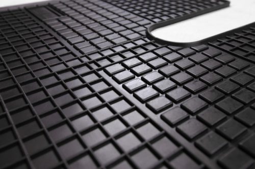 Méretpontos gumiszőnyeg Iveco Stralis (széles fülke)