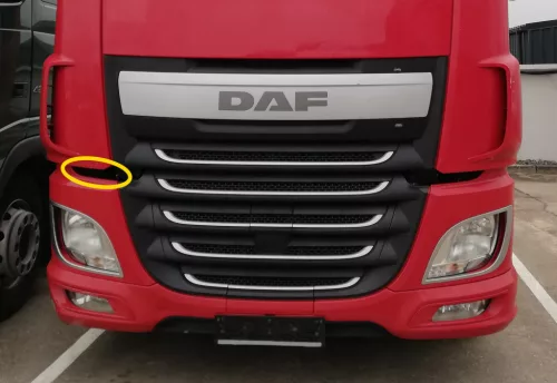 Daf XF106 lökhárító felső spoiler Jobb