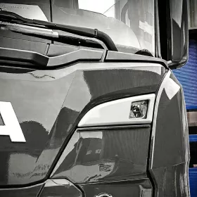  Scania R 2017-től kiegészítő fényszóró takaró fedél KIVÁGOTT