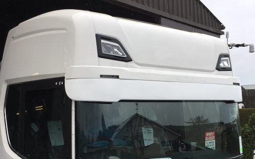 Scania S széria napellenző alsó rész 28cm FEHÉR