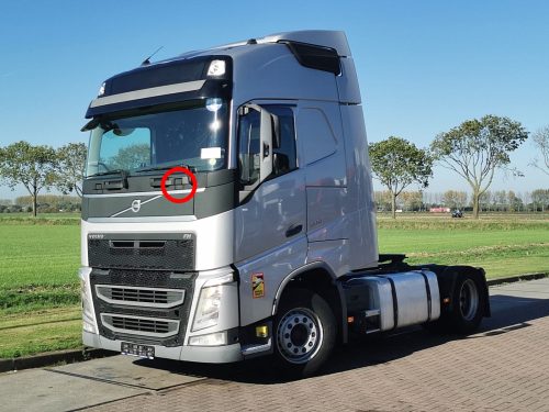 Volvo FH4 takaróelem a kapaszkodó mellé BAL