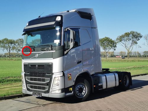 Volvo FH4 takaróelem a kapaszkodó mellé JOBB