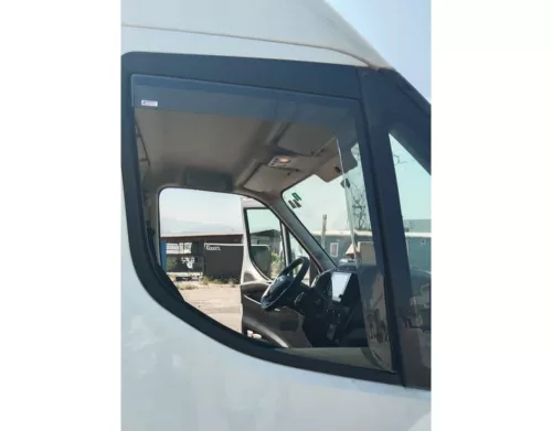 Iveco Daily l2014-től légterelő oldalablakra Kívülre