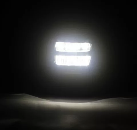 Formatervezett LED fényszóró, 12/24 V