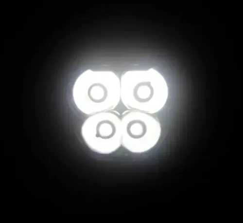 Formatervezett 4 CREE LED-es MINI munkalámpa 12/24V SZÚRÓ fénnyel