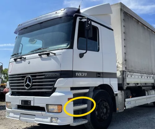Mercedes Actros I. középső lépcsőbetét