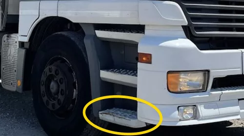 Mercedes Actros I. alsó lépcsőbetét JOBB