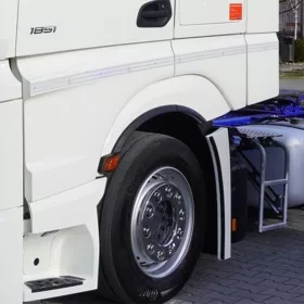 Mercedes MP4 / MP5 első sárvédő szélesítés szett