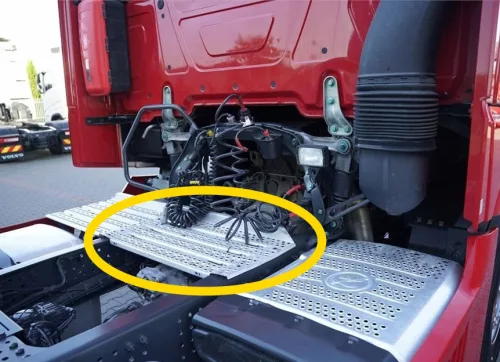Mercedes Actros MP4 / MP5 taposólemez Közép