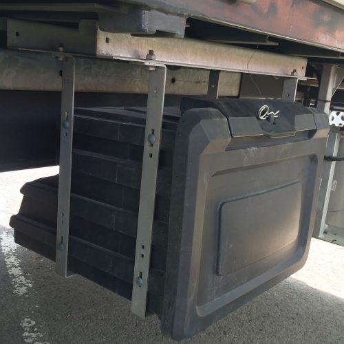 Szerszámos láda műanyag, lépcsős