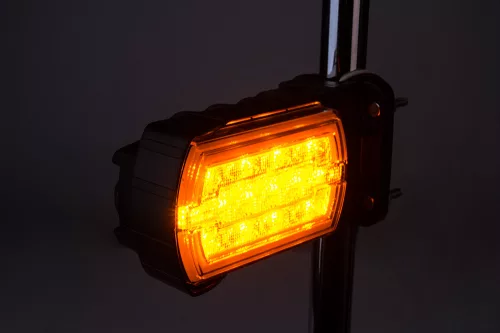 Cleo LED első lámpa Csőre 12/24V