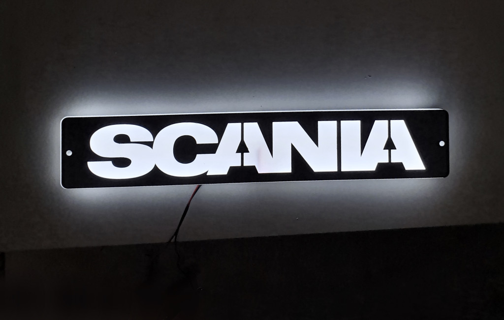 Image of SCANIA inox szögletes dísz HÁTTÉRVILÁGÍTÁSSAL