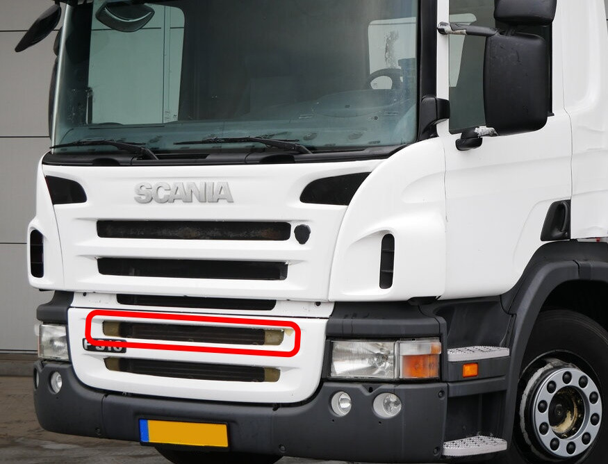Image of Scania P 2005-2010 alsó hűtőrács felső betét ALACSONY